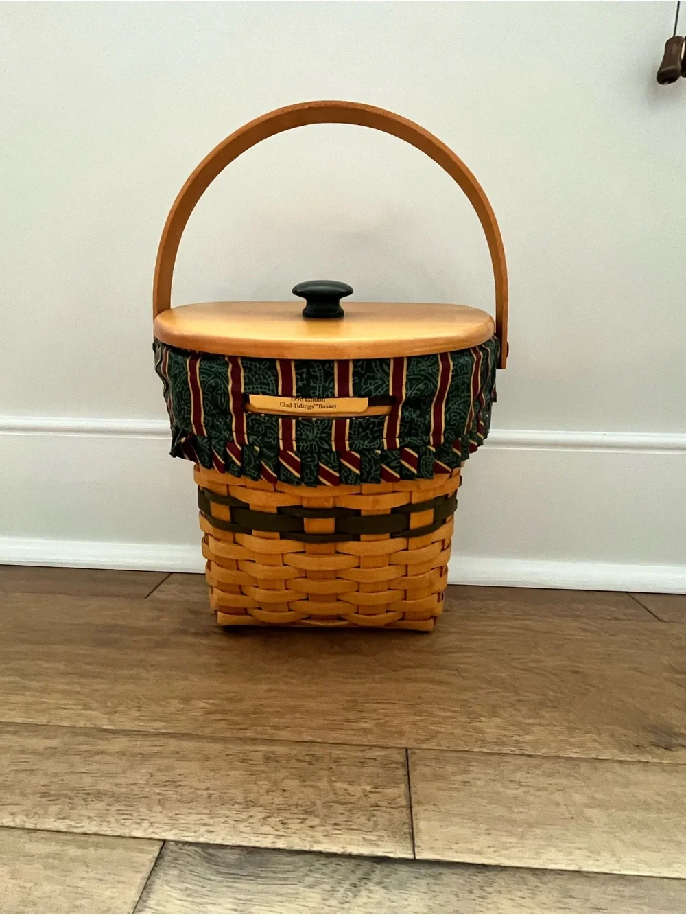Longaberger Glad Tidings Basket with Lid